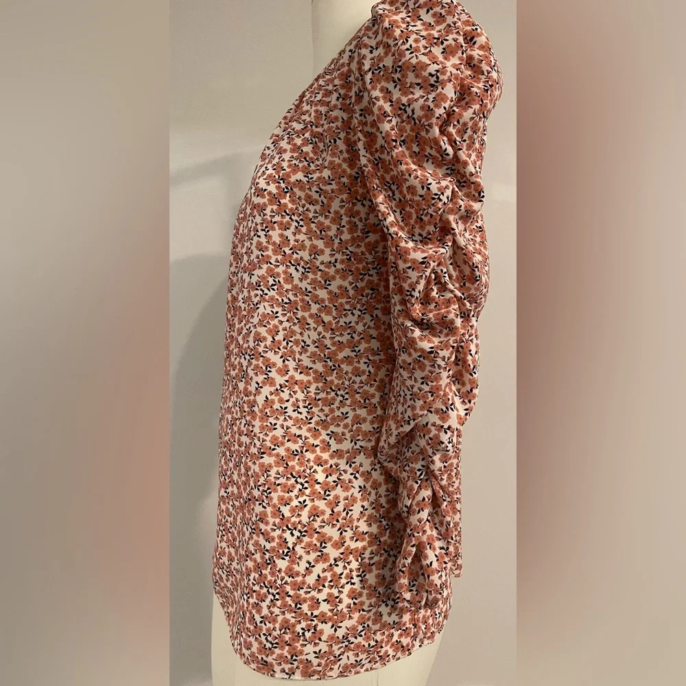 NWT Max Studio Medium ruched sleeve floral flowy blouse shirt - Picture 4 of 9